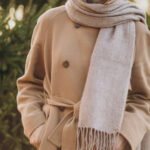 Écharpe en cachemire pour l'hiver : chaleur et style assurés !